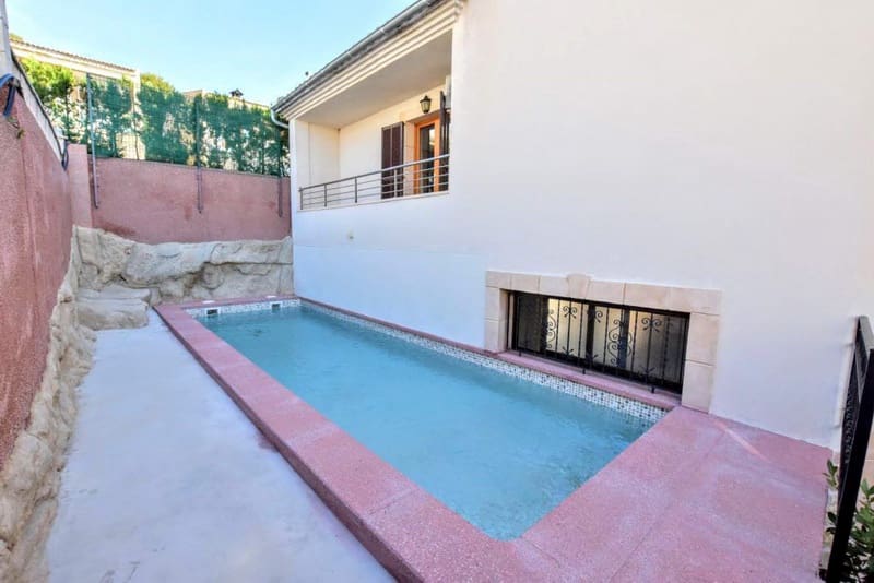 4 soverom Villa til salgs i Cala Ratjada med svømmebasseng garasje - € 1 100 000 (Ref: 7662345)
