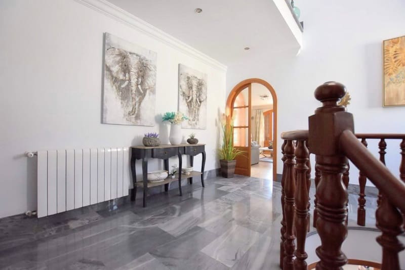 4 soverom Villa til salgs i Cala Ratjada med svømmebasseng garasje - € 1 100 000 (Ref: 7662345)