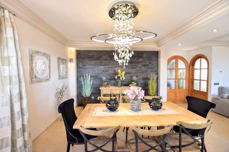 4 soverom Villa til salgs i Cala Ratjada med svømmebasseng garasje - € 1 100 000 (Ref: 7662345)