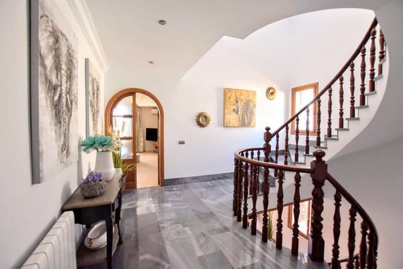 4 soverom Villa til salgs i Cala Ratjada med svømmebasseng garasje - € 1 100 000 (Ref: 7662345)