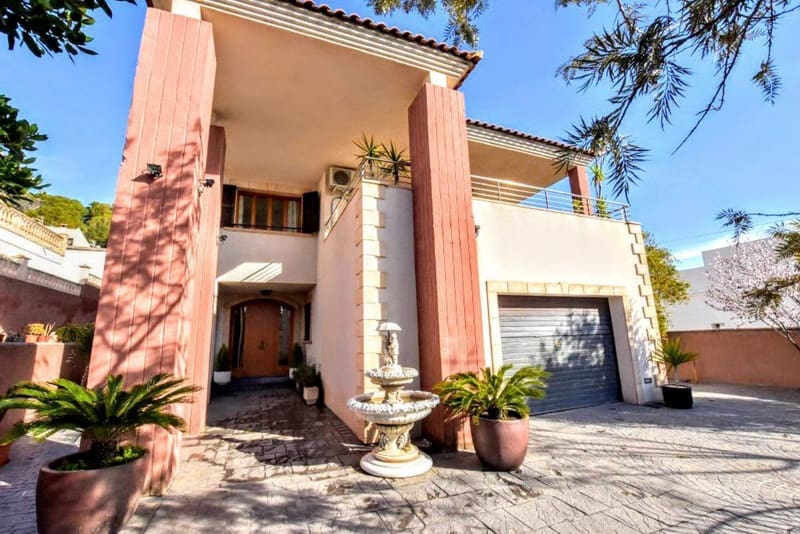 4 soverom Villa til salgs i Cala Ratjada med svømmebasseng garasje - € 1 100 000 (Ref: 7662345)