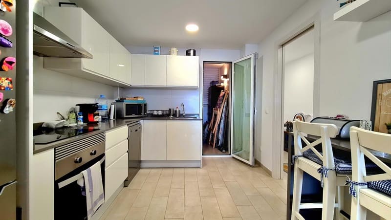 2 soveværelse Lejlighed til salg i Cala Ratjada med swimmingpool garage - € 355.000 (Ref: 8043813)