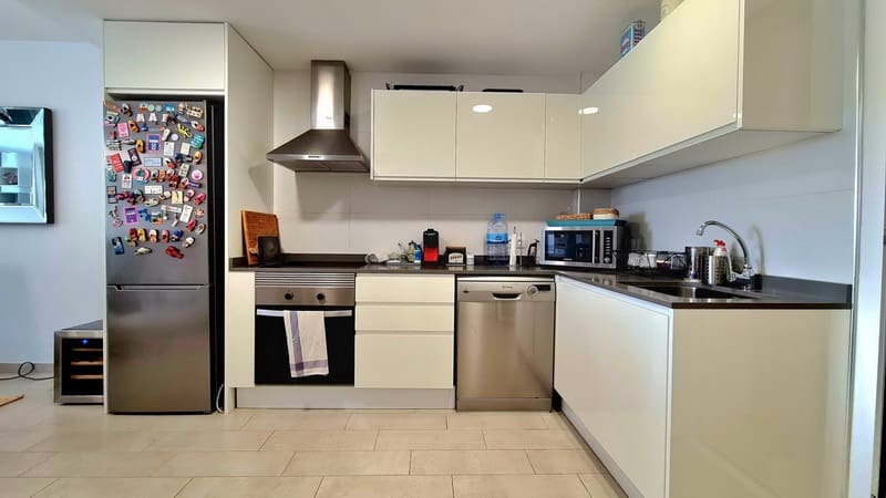 2 soveværelse Lejlighed til salg i Cala Ratjada med swimmingpool garage - € 355.000 (Ref: 8043813)