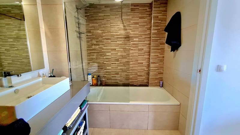 2 soveværelse Lejlighed til salg i Cala Ratjada med swimmingpool garage - € 355.000 (Ref: 8043813)