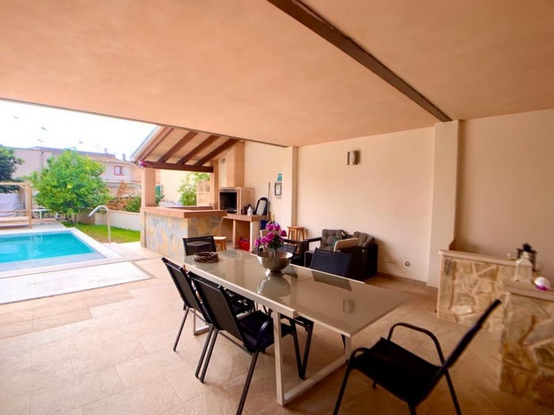 4 soveværelse Byhus til salg i Capdepera med garage - € 1.080.000 (Ref: 8254330)