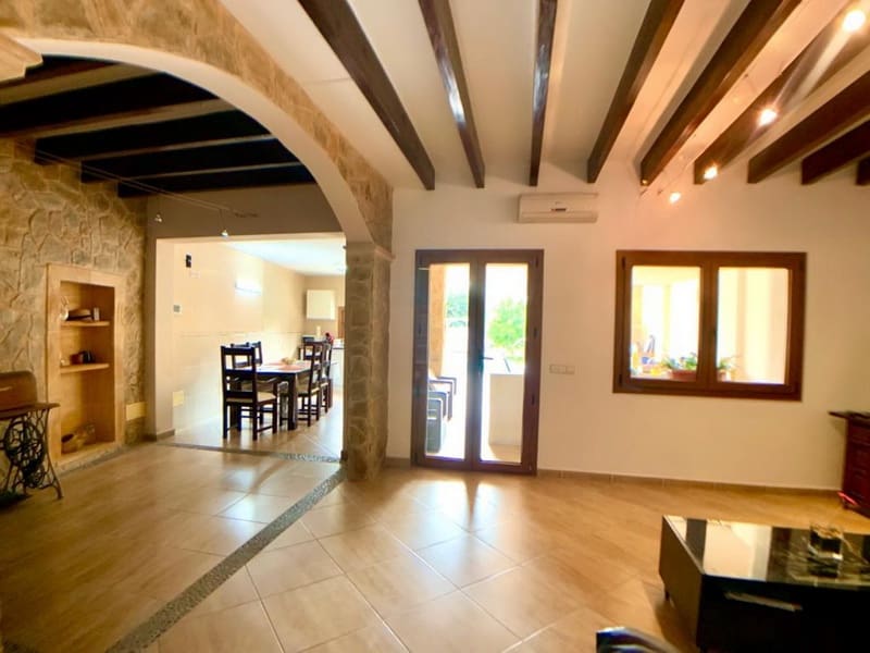 4 soveværelse Byhus til salg i Capdepera med garage - € 1.080.000 (Ref: 8254330)