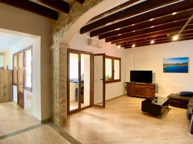 4 bedroom Townhouse for sale in Capdepera with garage - € 1,080,000 (Ref: 8254330)