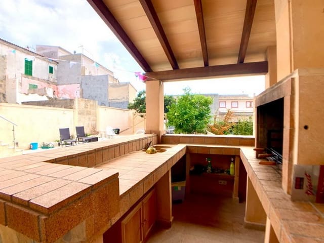 4 bedroom Townhouse for sale in Capdepera with garage - € 1,080,000 (Ref: 8254330)