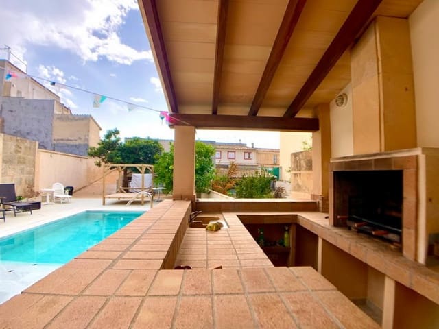 4 bedroom Townhouse for sale in Capdepera with garage - € 1,080,000 (Ref: 8254330)