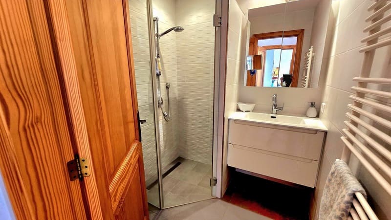 2 makuuhuone Asunto myytävänä paikassa Font de Sa Cala / Font de La Cala mukana uima-altaan 
autotalli - 490 000 € (Ref: 8813529)