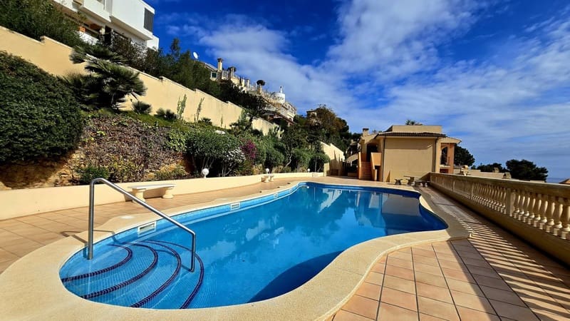 2 makuuhuone Asunto myytävänä paikassa Font de Sa Cala / Font de La Cala mukana uima-altaan 
autotalli - 490 000 € (Ref: 8813529)