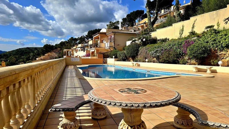 2 makuuhuone Asunto myytävänä paikassa Font de Sa Cala / Font de La Cala mukana uima-altaan 
autotalli - 490 000 € (Ref: 8813529)