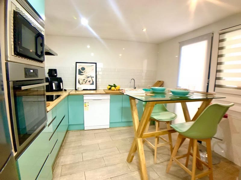 3 soveværelse Lejlighed til salg i Cala Ratjada med garage - € 299.000 (Ref: 8911432)