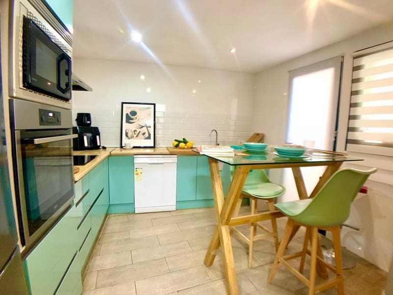 3 soveværelse Lejlighed til salg i Cala Ratjada med garage - € 299.000 (Ref: 8911432)