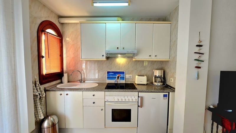 2 soveværelse Lejlighed til salg i Cala Ratjada med garage - € 285.000 (Ref: 9060145)