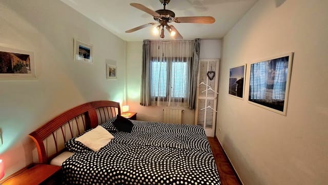 2 soveværelse Lejlighed til salg i Cala Ratjada, Capdepera med garage - € 285.000 (Ref: 9060145)