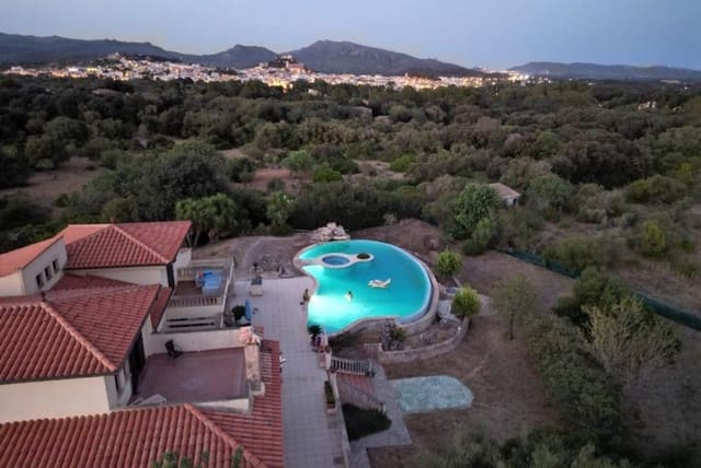 Finca/Casa Rural de 4 habitaciones en Artà en venta con piscina garaje - 1.900.000 € (Ref: 9092185)