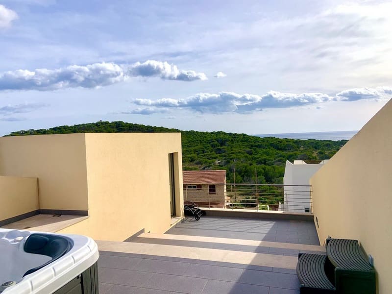 2 soveværelse Villa til salg i Cala Ratjada med swimmingpool - € 1.250.000 (Ref: 9093318)