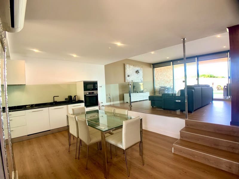 2 soveværelse Villa til salg i Cala Ratjada med swimmingpool - € 1.250.000 (Ref: 9093318)