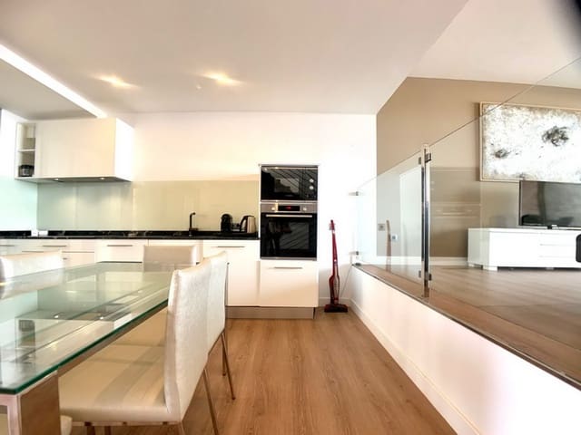 2 soveværelse Villa til salg i Cala Ratjada, Capdepera med swimmingpool - € 1.250.000 (Ref: 9093318)