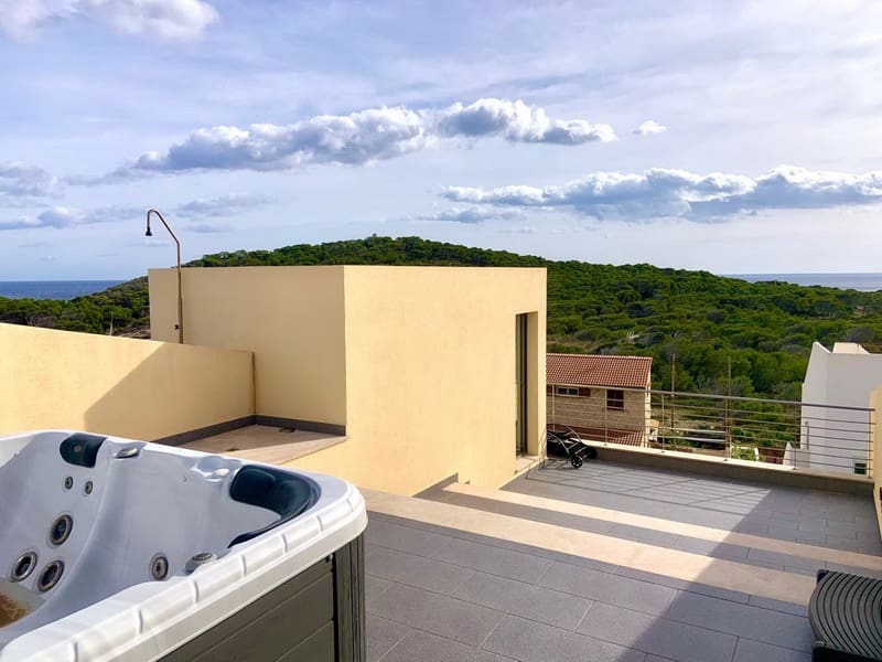 2 soveværelse Villa til salg i Cala Ratjada med swimmingpool - € 1.250.000 (Ref: 9093318)