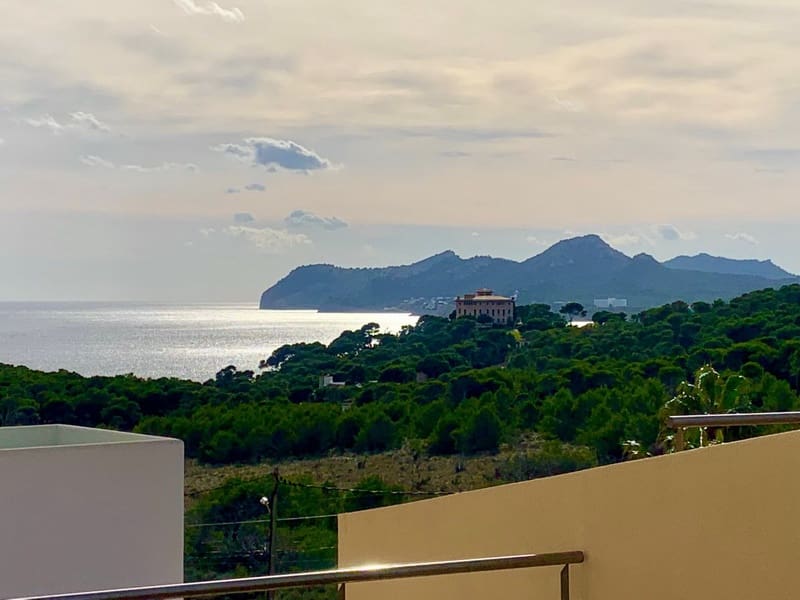 2 soveværelse Villa til salg i Cala Ratjada med swimmingpool - € 1.250.000 (Ref: 9093318)