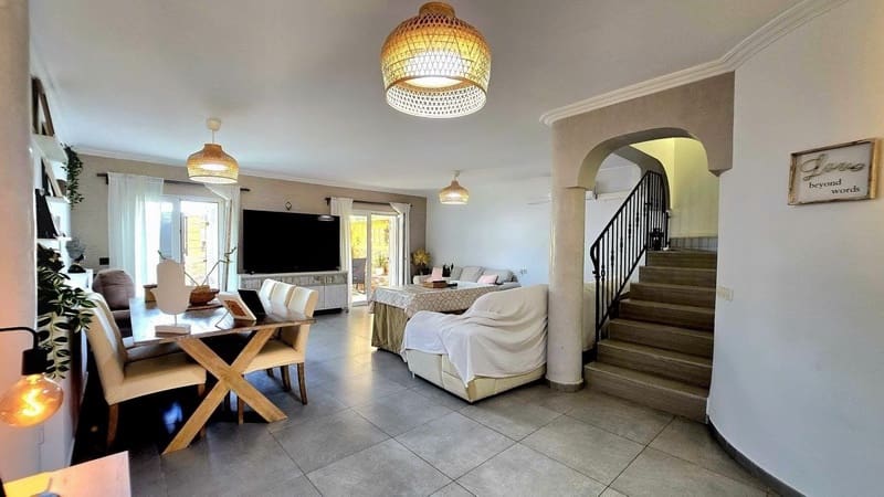 3 soveværelse Byhus til salg i Cala Ratjada med swimmingpool garage - € 690.000 (Ref: 9301919)