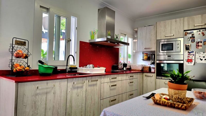 3 soveværelse Byhus til salg i Cala Ratjada med swimmingpool garage - € 690.000 (Ref: 9301919)