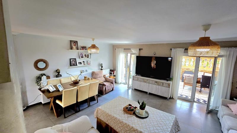 3 soveværelse Byhus til salg i Cala Ratjada med swimmingpool garage - € 690.000 (Ref: 9301919)