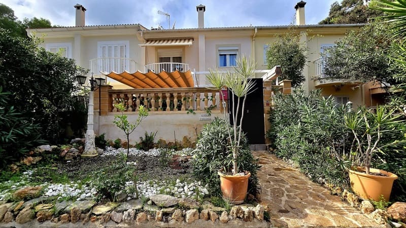 3 soveværelse Byhus til salg i Cala Ratjada med swimmingpool garage - € 690.000 (Ref: 9301919)