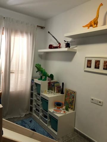 4 slaapkamer Rijtjeshuis te koop in Cala Ratjada, Capdepera met garage - € 525.000 (Ref: 9438130)