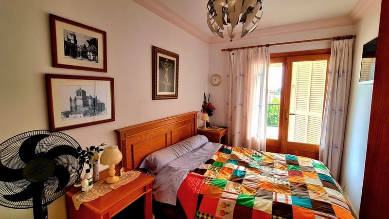 4 slaapkamer Rijtjeshuis te koop in Cala Ratjada met garage - € 525.000 (Ref: 9438130)