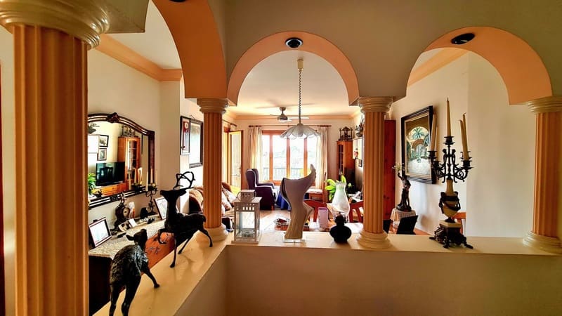 4 slaapkamer Rijtjeshuis te koop in Cala Ratjada met garage - € 525.000 (Ref: 9438130)