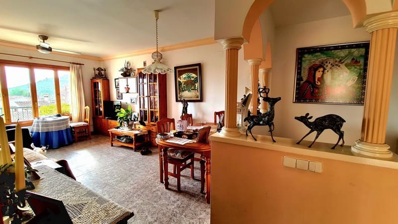 4 slaapkamer Rijtjeshuis te koop in Cala Ratjada met garage - € 525.000 (Ref: 9438130)