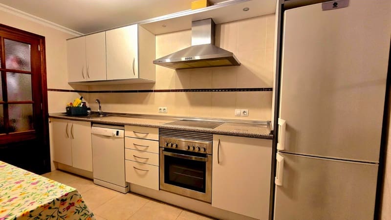 3 soveværelse Lejlighed til salg i Cala Ratjada med garage - € 345.000 (Ref: 9536878)