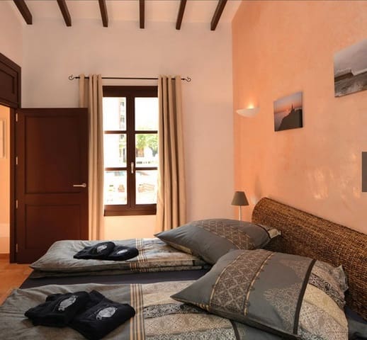 2 slaapkamer Rijtjeshuis te koop in Cala Ratjada, Capdepera - € 850.000 (Ref: 9678147)