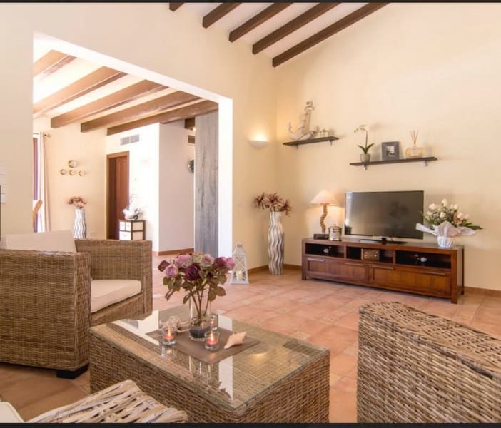 2 slaapkamer Rijtjeshuis te koop in Cala Ratjada - € 850.000 (Ref: 9678147)