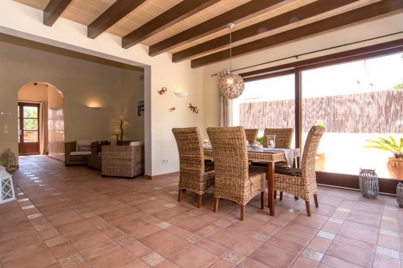 2 slaapkamer Rijtjeshuis te koop in Cala Ratjada - € 850.000 (Ref: 9678147)