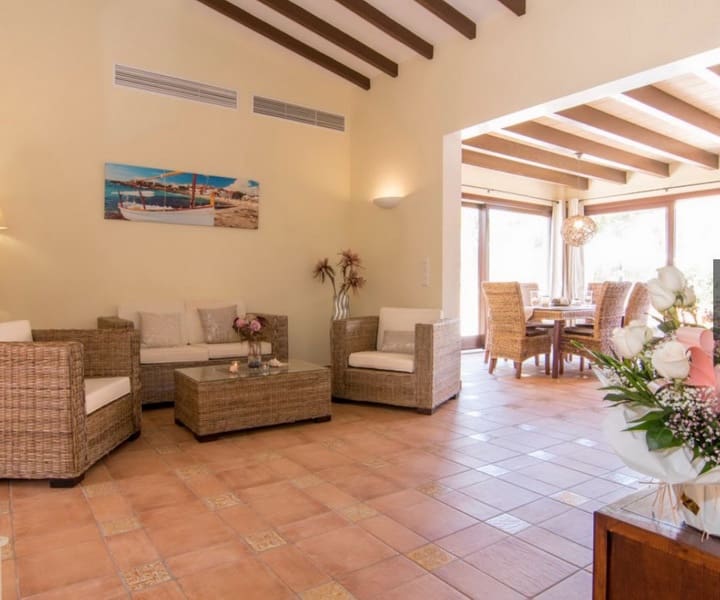 2 slaapkamer Rijtjeshuis te koop in Cala Ratjada - € 850.000 (Ref: 9678147)