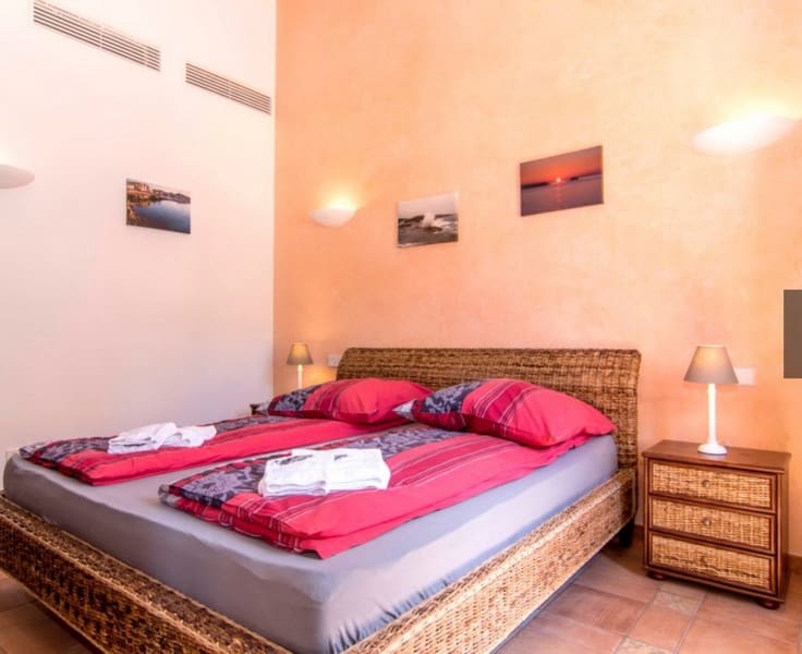 2 slaapkamer Rijtjeshuis te koop in Cala Ratjada - € 850.000 (Ref: 9678147)