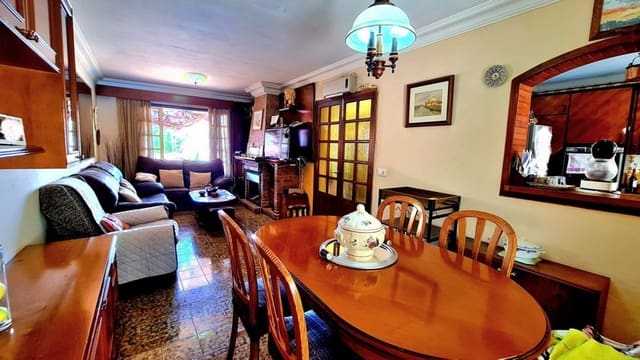 4 slaapkamer Rijtjeshuis te koop in Cala Ratjada, Capdepera met zwembad garage - € 505.000 (Ref: 9797669)