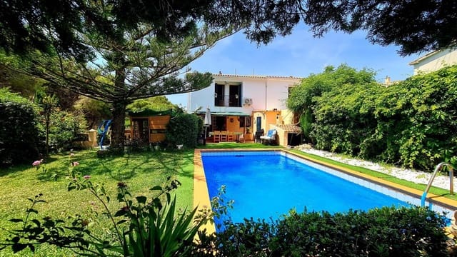 4 slaapkamer Rijtjeshuis te koop in Cala Ratjada, Capdepera met zwembad garage - € 505.000 (Ref: 9797669)
