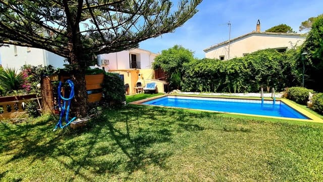 4 slaapkamer Rijtjeshuis te koop in Cala Ratjada, Capdepera met zwembad garage - € 505.000 (Ref: 9797669)