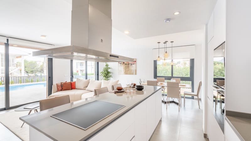 3 soveværelse Villa til salg i Cala Ratjada med swimmingpool garage - € 877.000 (Ref: 9977966)