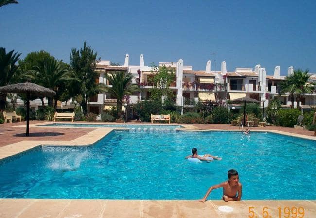   2 soveværelse   ferieLejlighed i Denia   med   swimmingpool   - € 700 (Ref: 6807397)