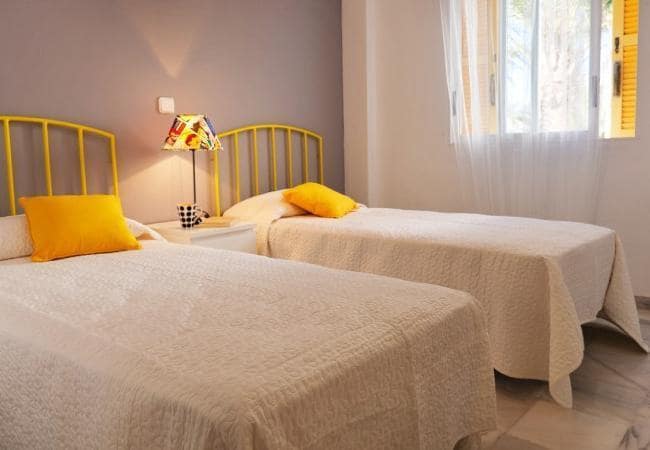   2 soveværelse   ferieLejlighed i Denia   med   swimmingpool   - € 500 (Ref: 7626879)