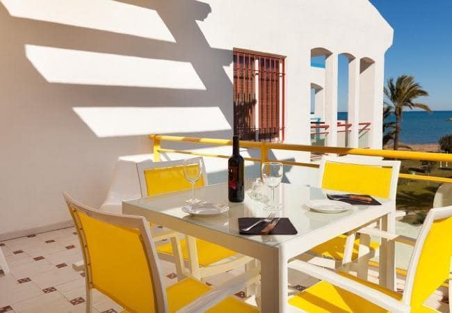   2 soveværelse   ferieLejlighed i Denia   med   swimmingpool   - € 500 (Ref: 7626879)