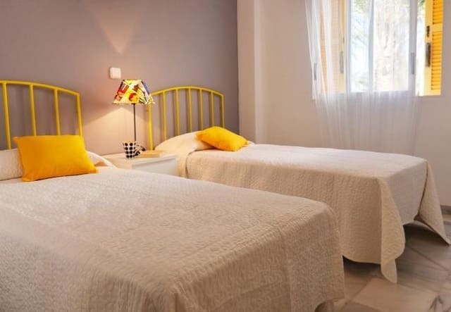 2 quarto Apartamento para arrendamento para férias em Dénia com piscina - 500 € (Ref: 7626879)