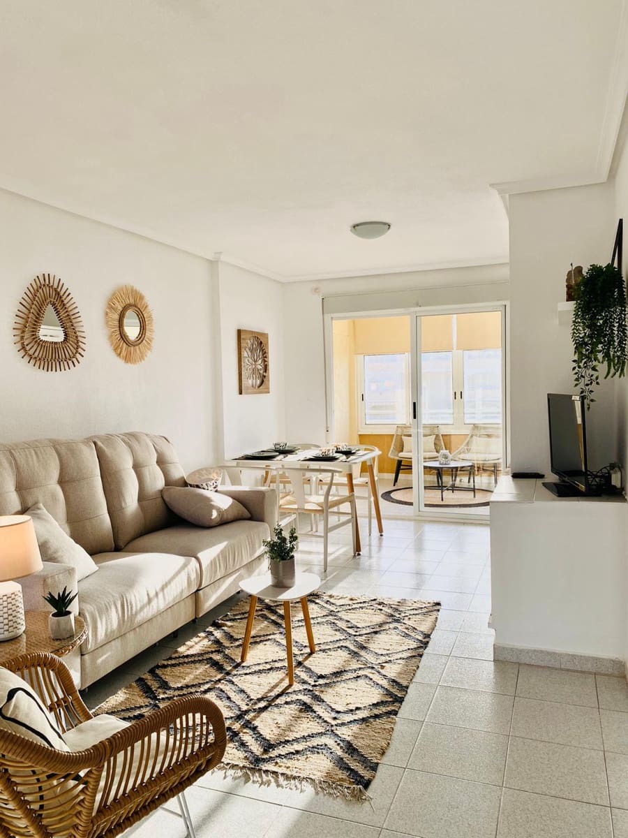   2 soveværelse   ferieLejlighed i Denia     - € 935 (Ref: 7626880)