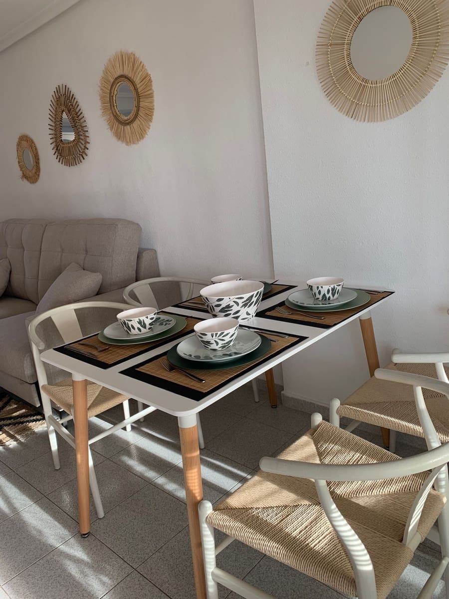   2 soveværelse   ferieLejlighed i Denia     - € 935 (Ref: 7626880)